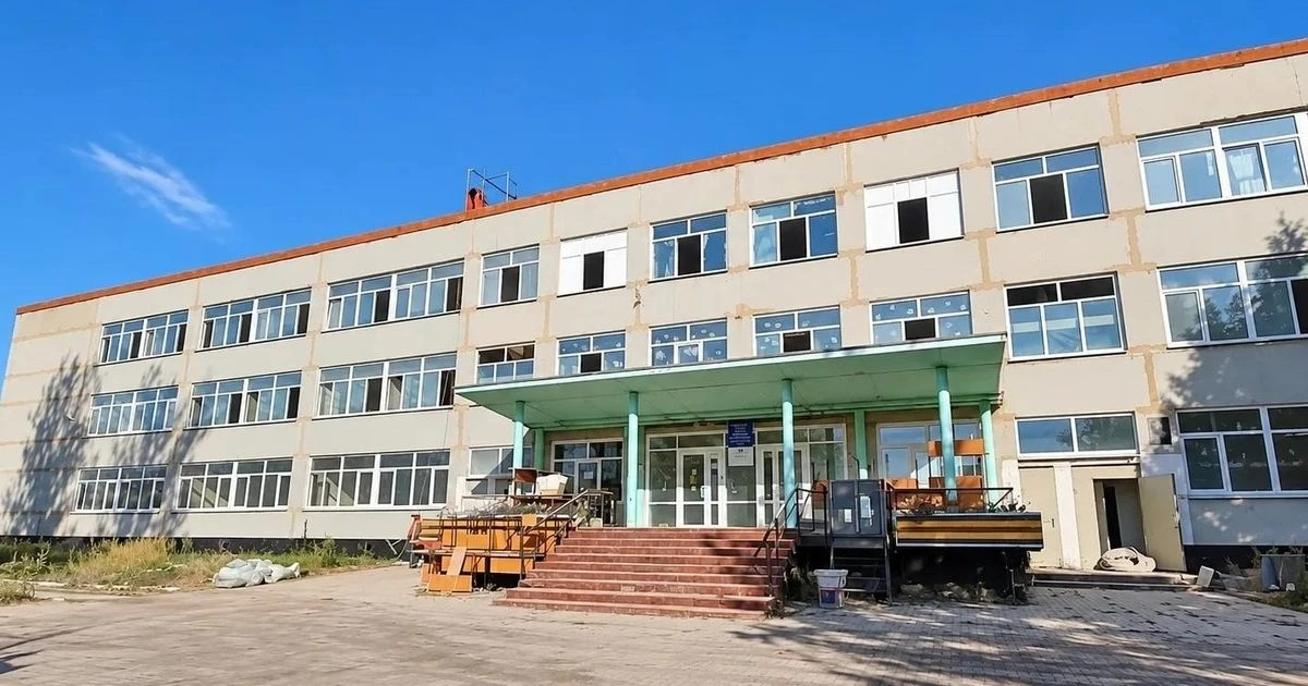 В Головкове начали обновлять кровлю лицея имени Героя России Веры Волошиной 🏫