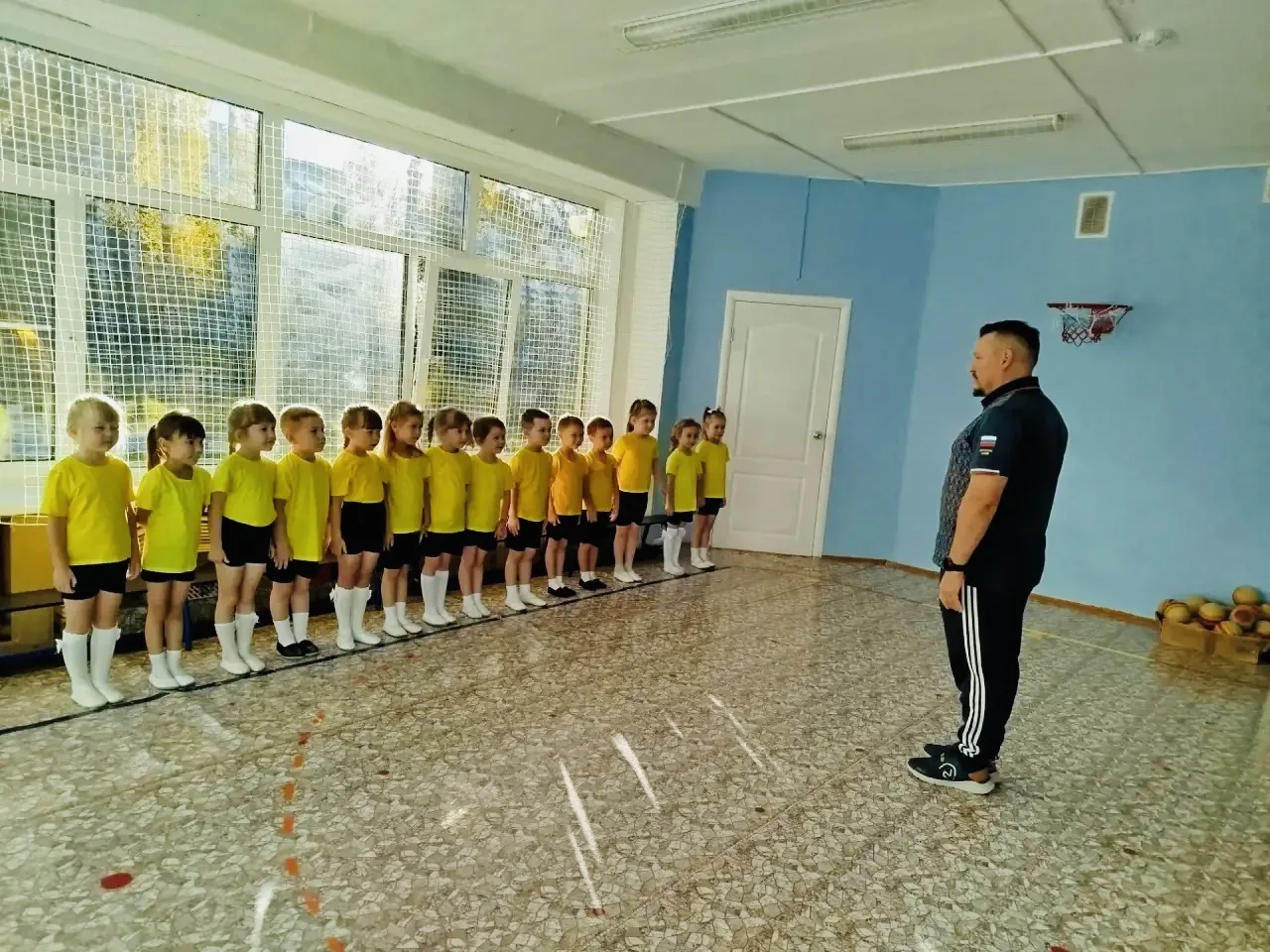 🥊 Энергичный старт фестиваля «Мастерславль»: зарядка с папой-тренером!