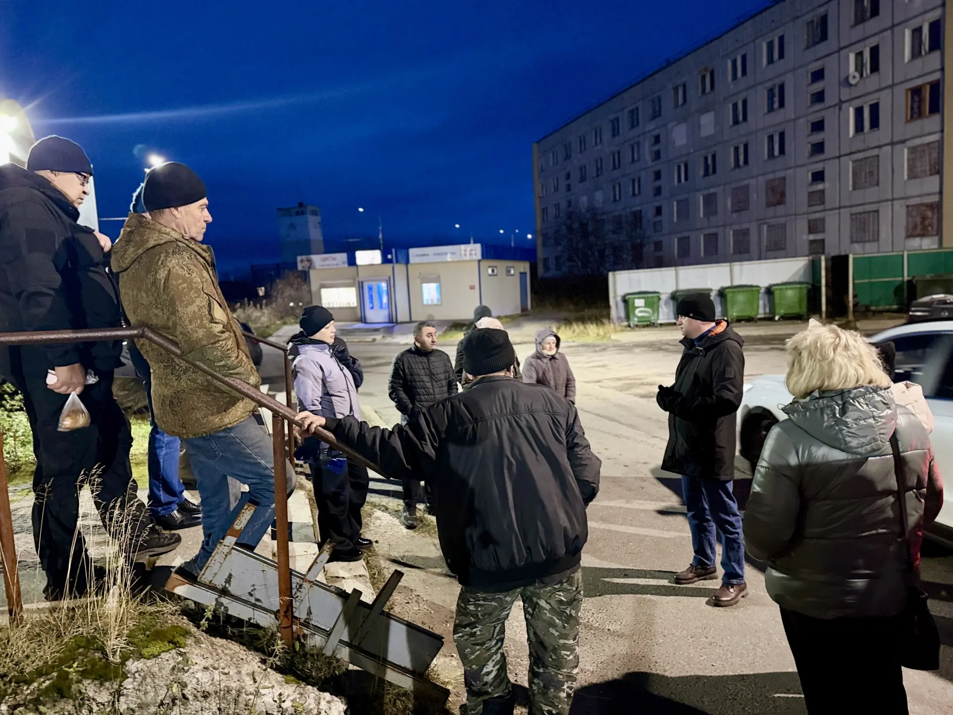 Вчера состоялась встреча с жителями дома 9 по улице Мира. В ходе диалога обсудили актуа...
