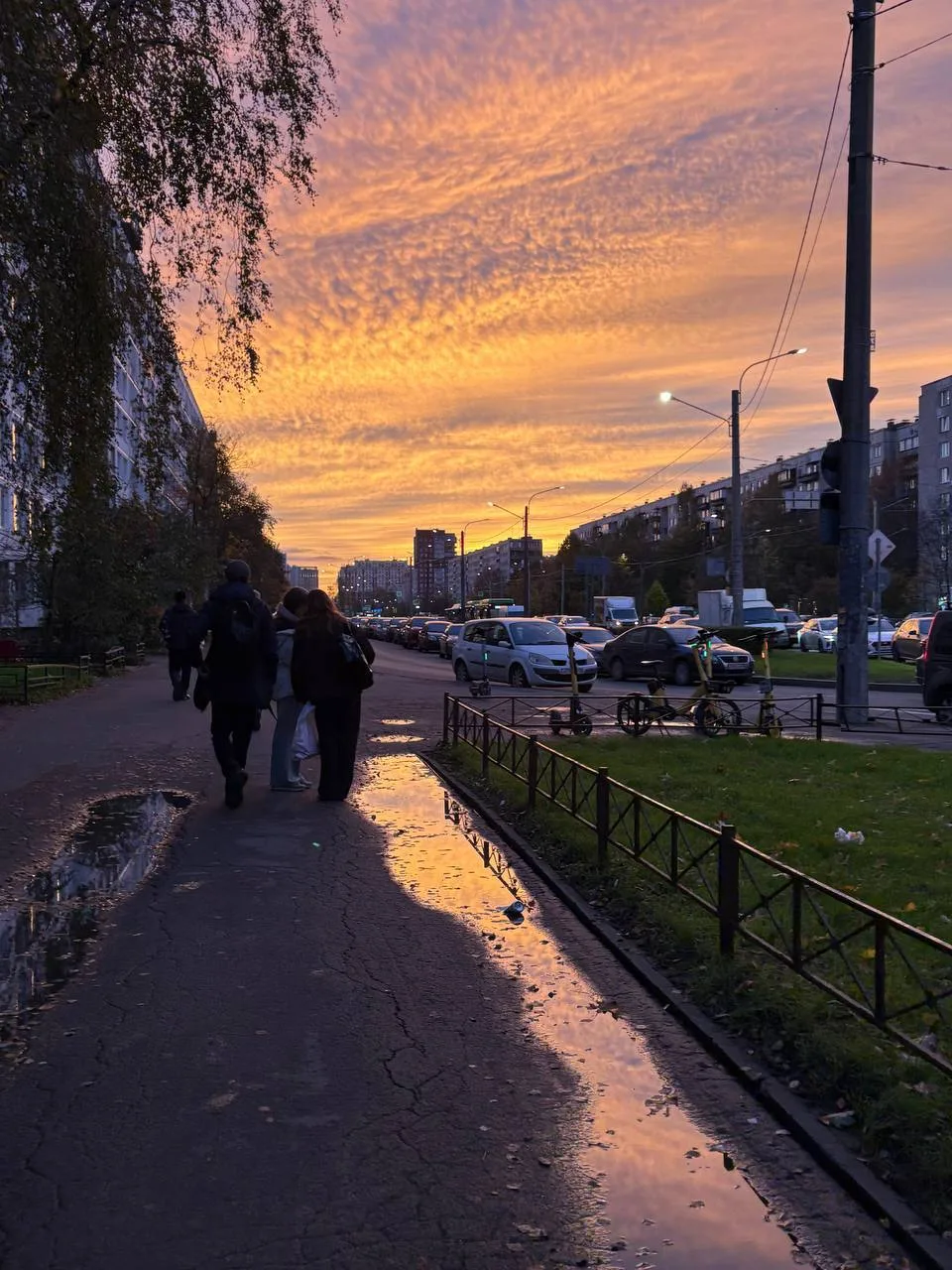 😍 Невероятной красоты закат украсил небо над Петербургом