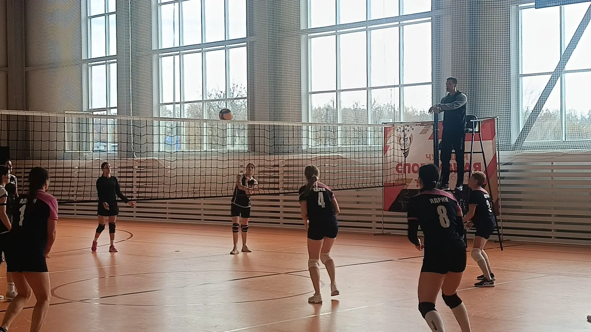 В спортшколе "Унга" Чебоксарского округа кипят нешуточные страсти. Здесь 15 октября в м...