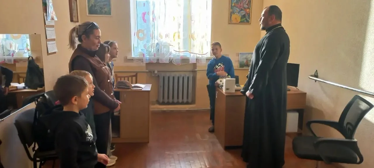✨Иерей Дионисий Катунин провел с воспитанниками Детской школы кино, театра и телевидени...