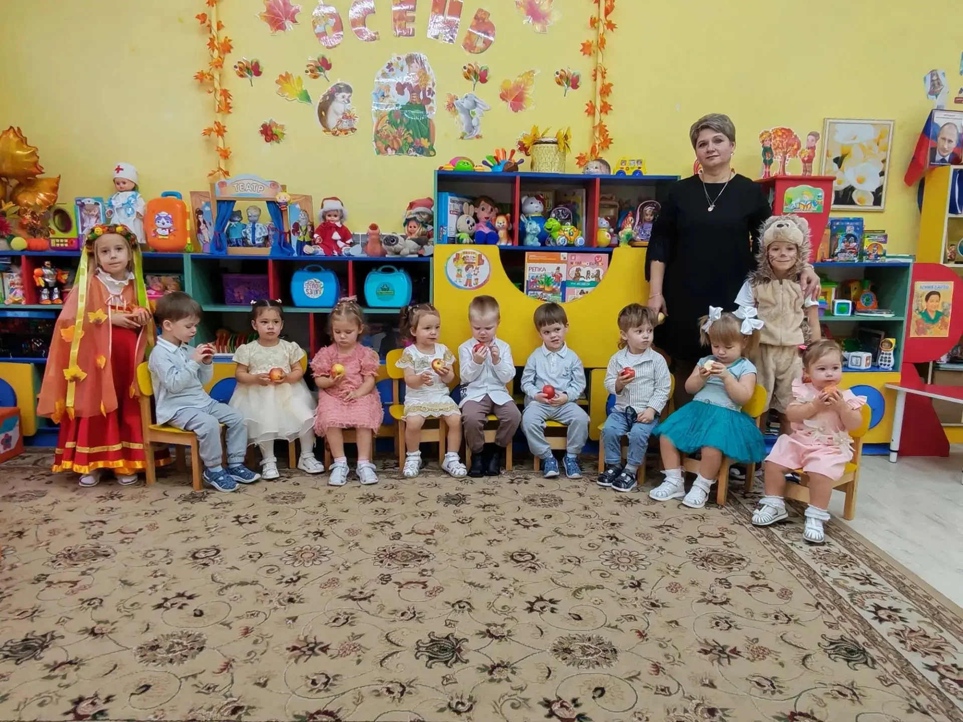 В младшей группе состоялся первый осенний утренник! 🍁🍂👶🏼