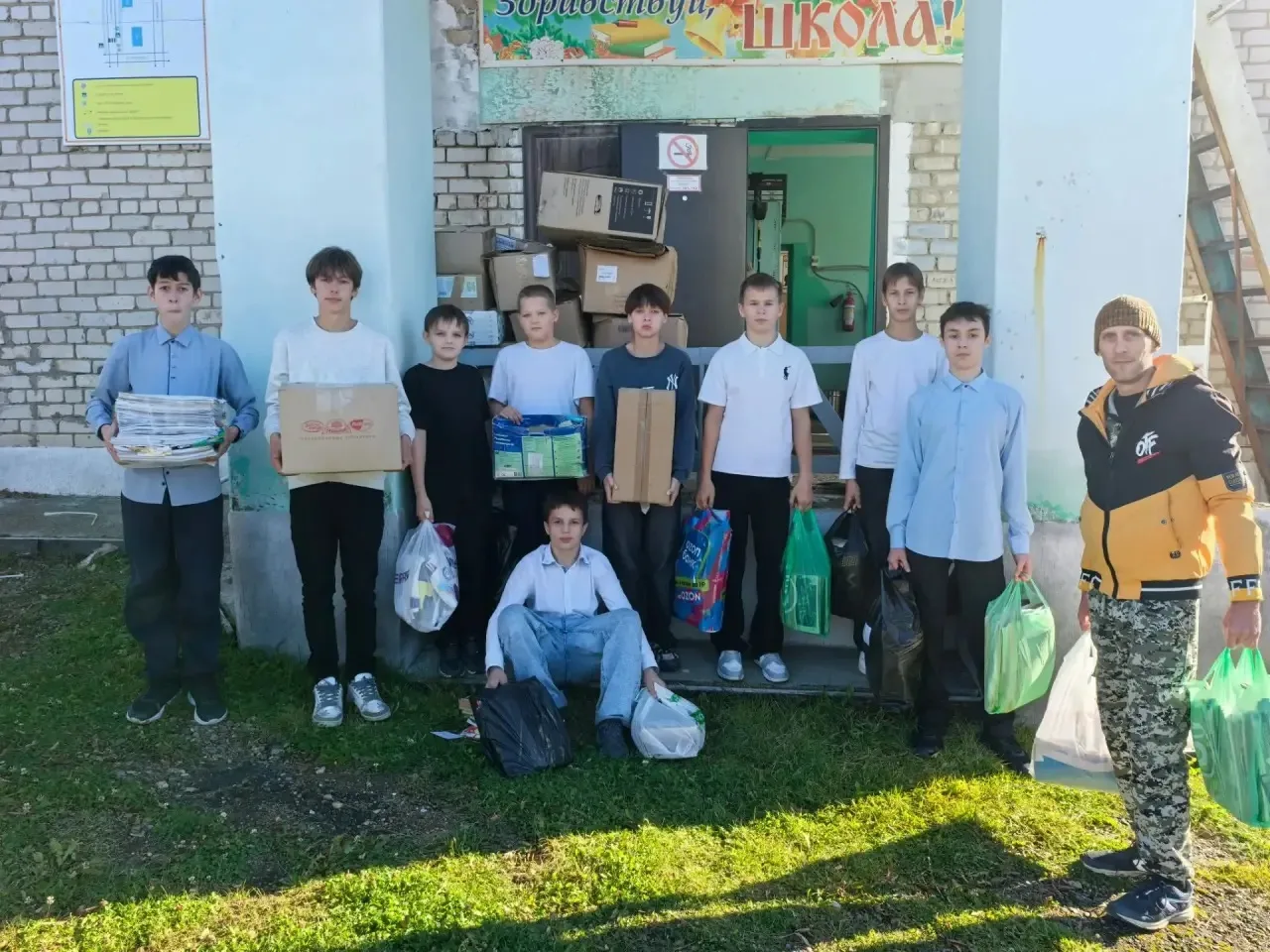 Экологический десант в школе: собрали макулатуру всем миром! 🌍♻️