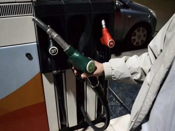 Бензин по 100 рублей в Крыму – где заправиться 14 октября: