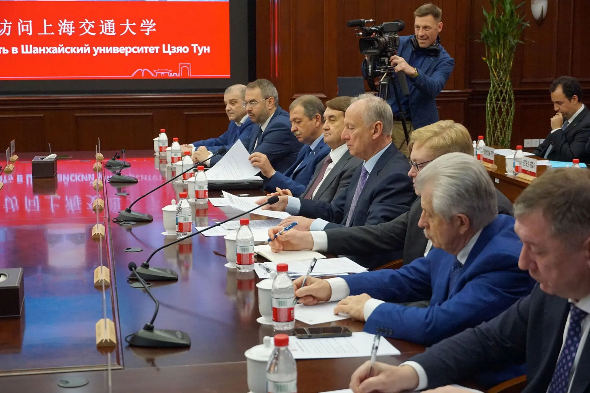 ⚡️ Подготовку кадров для судостроения обсудила в Шанхае российская делегация во главе с...
