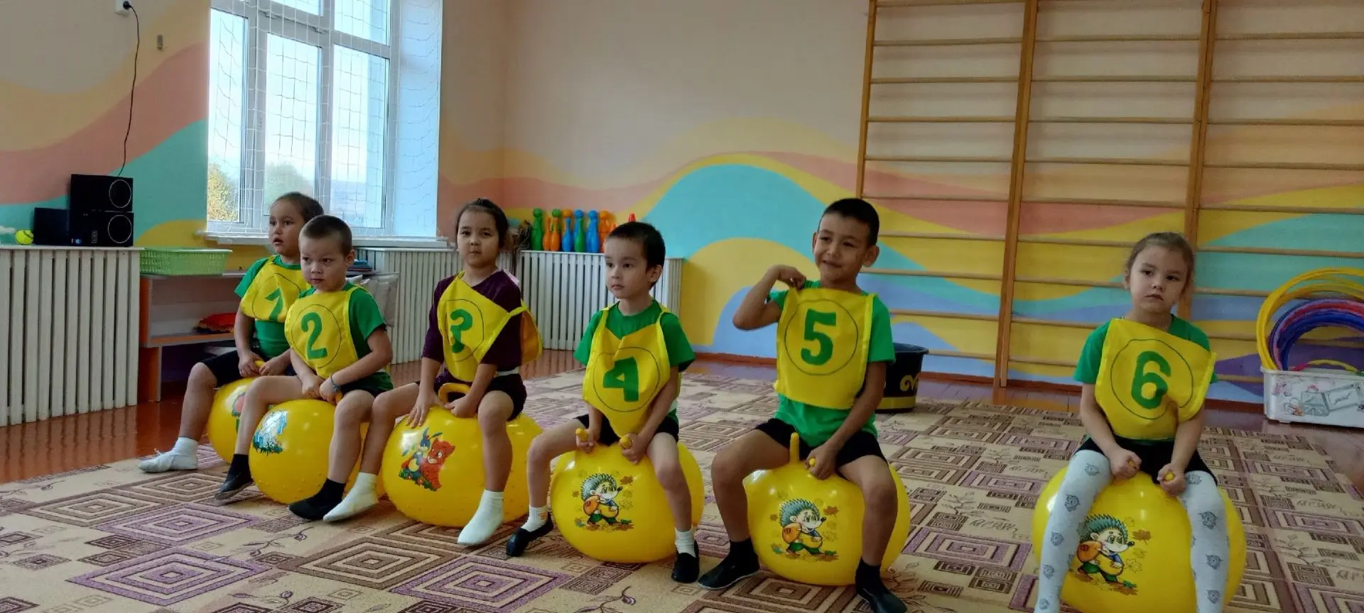 "Толпар" балалар баҡсаһында өлкәндәр төркөмө балалары физкультура дәресенә ихлас йөрөйҙ...