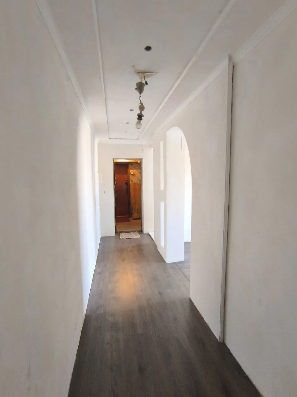Продам 3-комнатную квартиру, 68 м², 8/9 эт. в Горловке, ЦГР, ул. Жукова, 22
