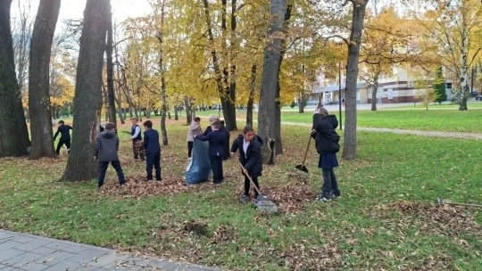 СДЕЛАЕМ СКВЕР ЧИЩЕ ВМЕСТЕ! 🌿🧹