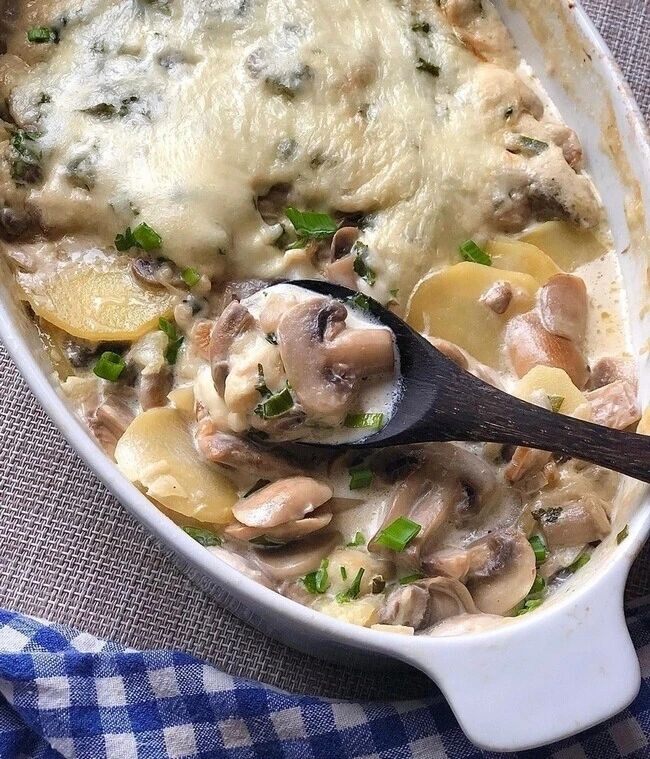 Картофельный гратен с грибами.