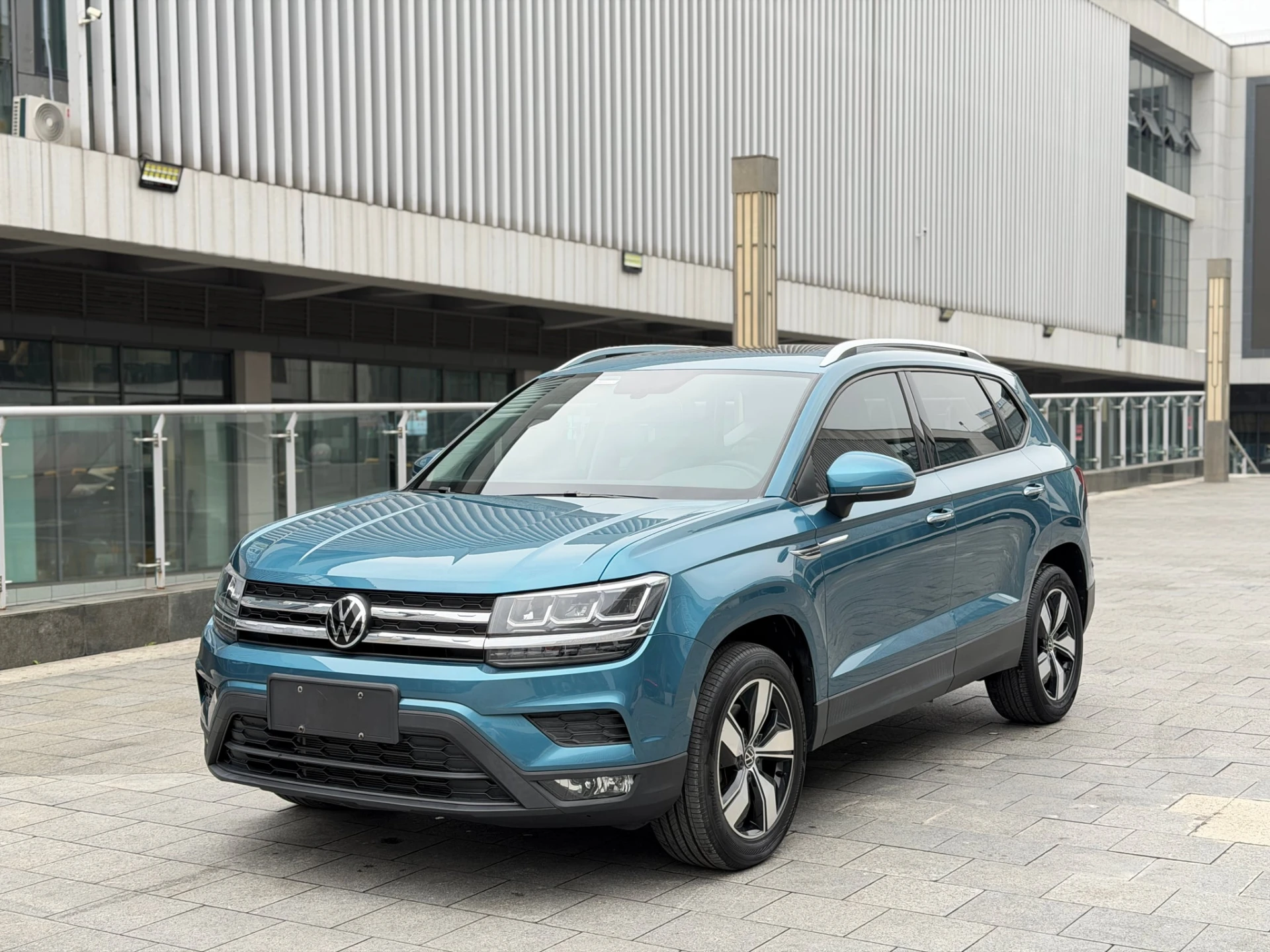 Автомобиль: Volkswagen Tharu