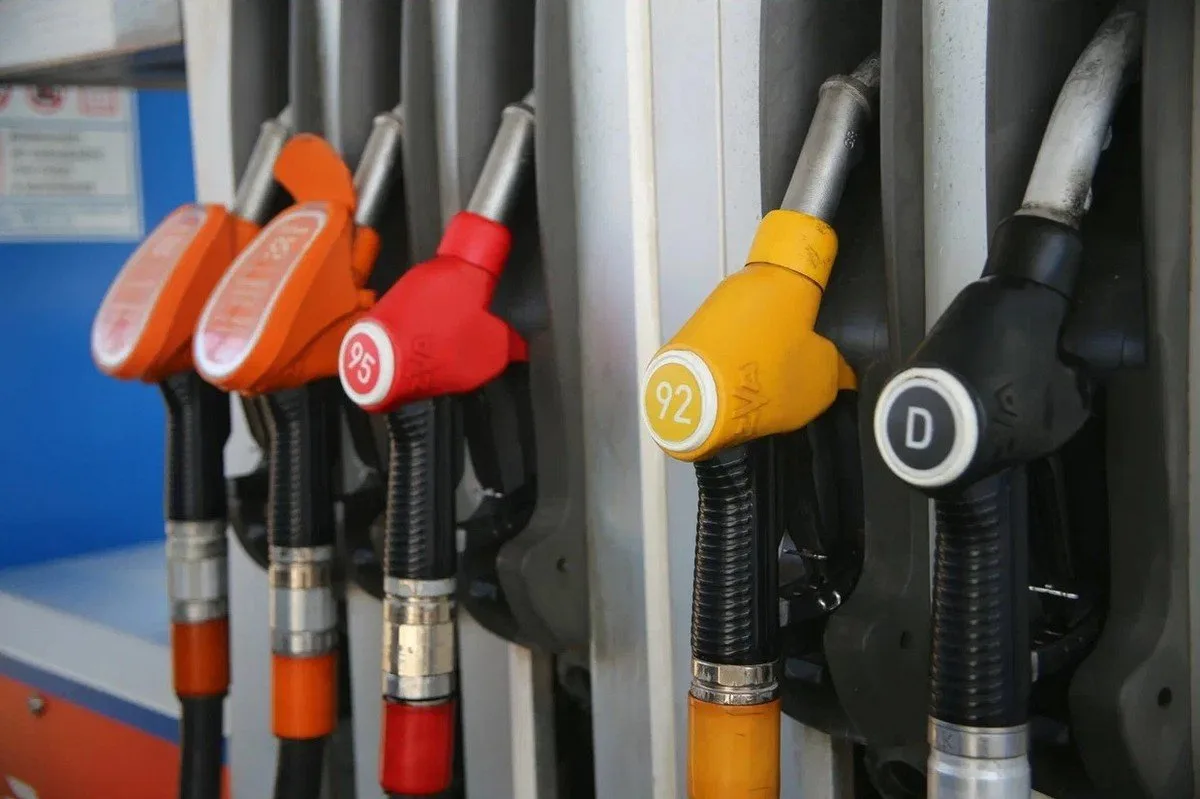 В Красноярском крае сняли лимиты продажи нефтепродуктов на АЗС, также вернули постоплат...