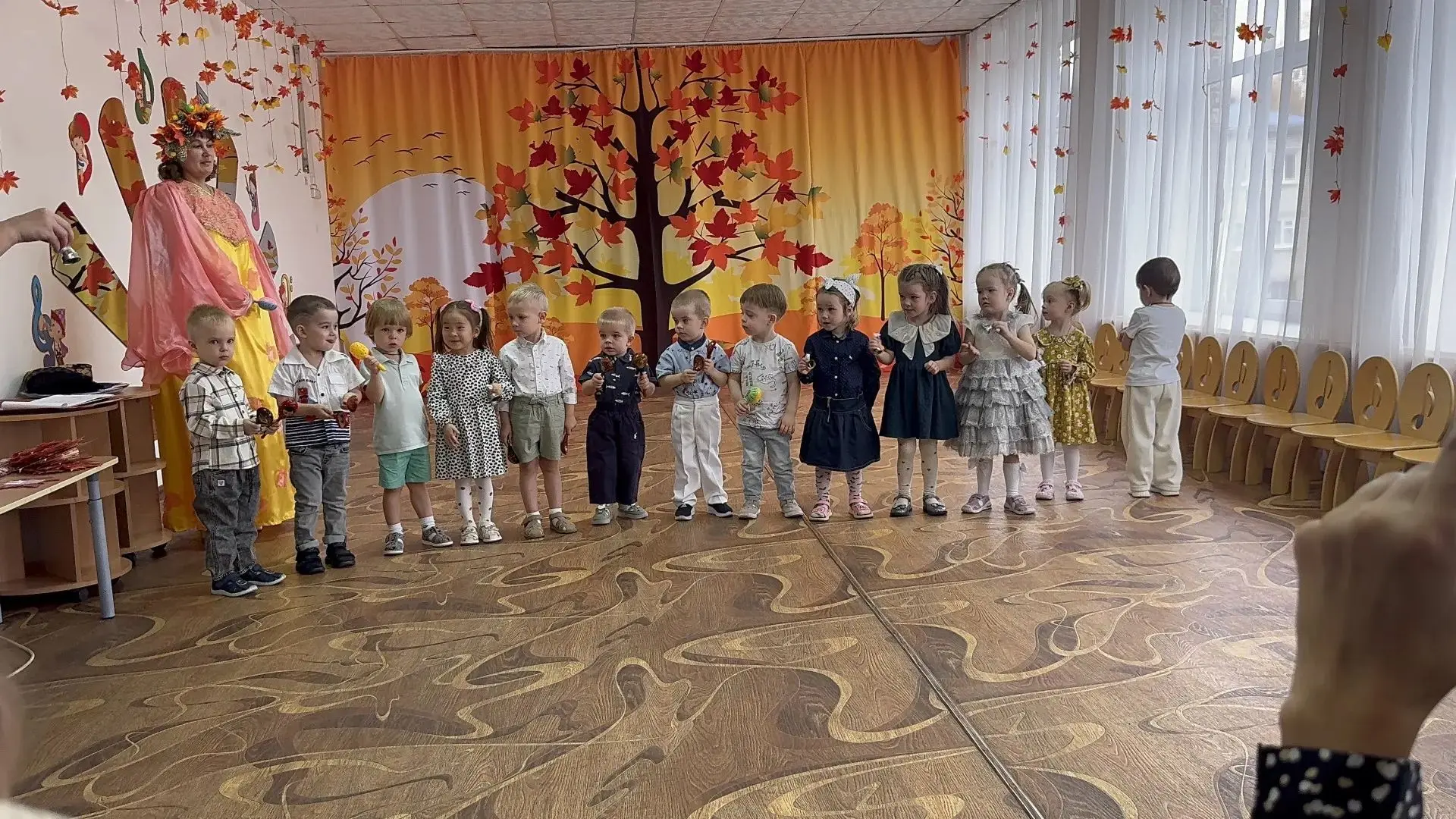 Осень - самое красивое время года! Недаром осенью принято проводить осенние праздники. ...