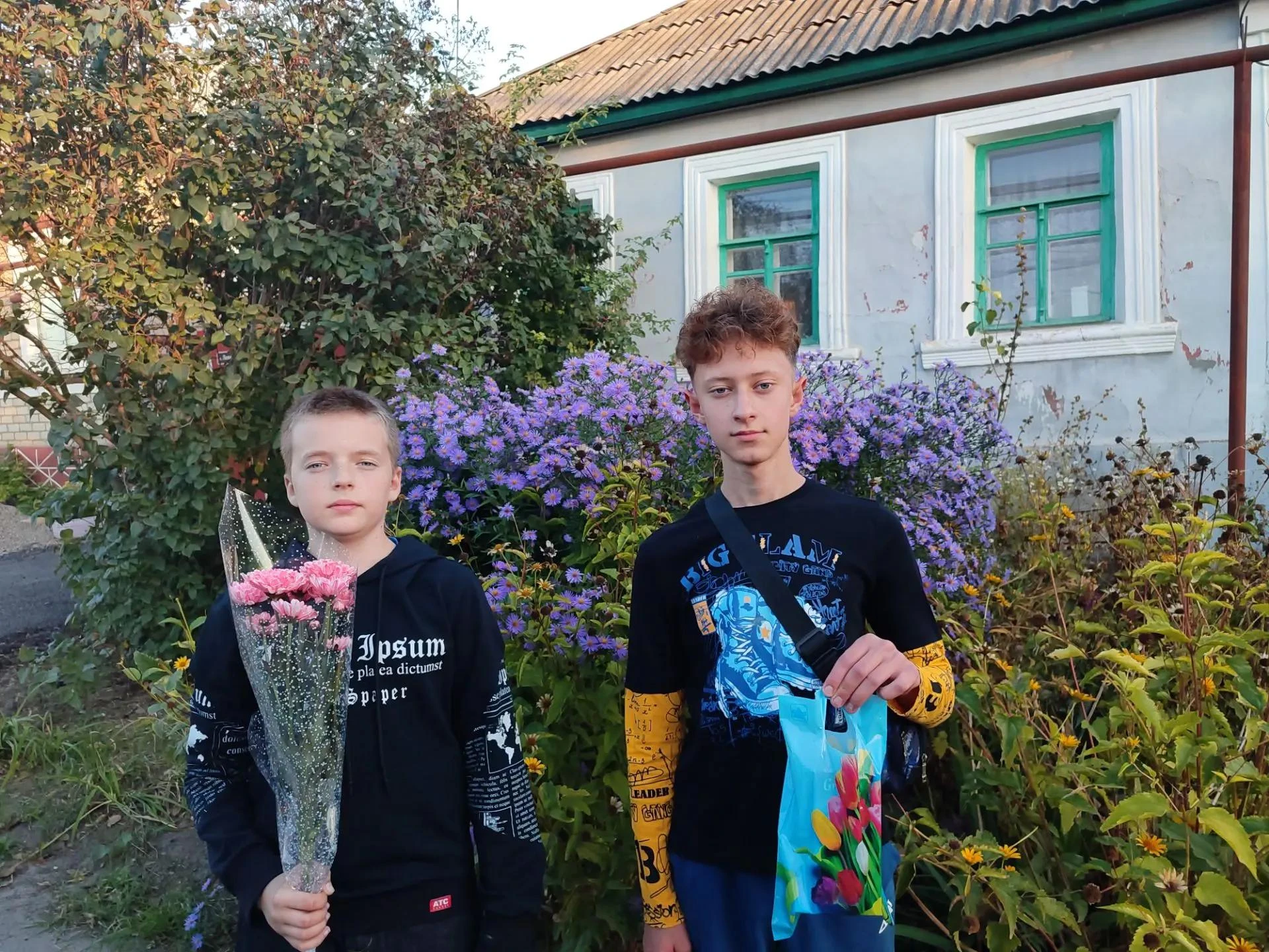 💐Мудрость, опыт и тепло сердец: поздравляем наших ветеранов педагогического труда