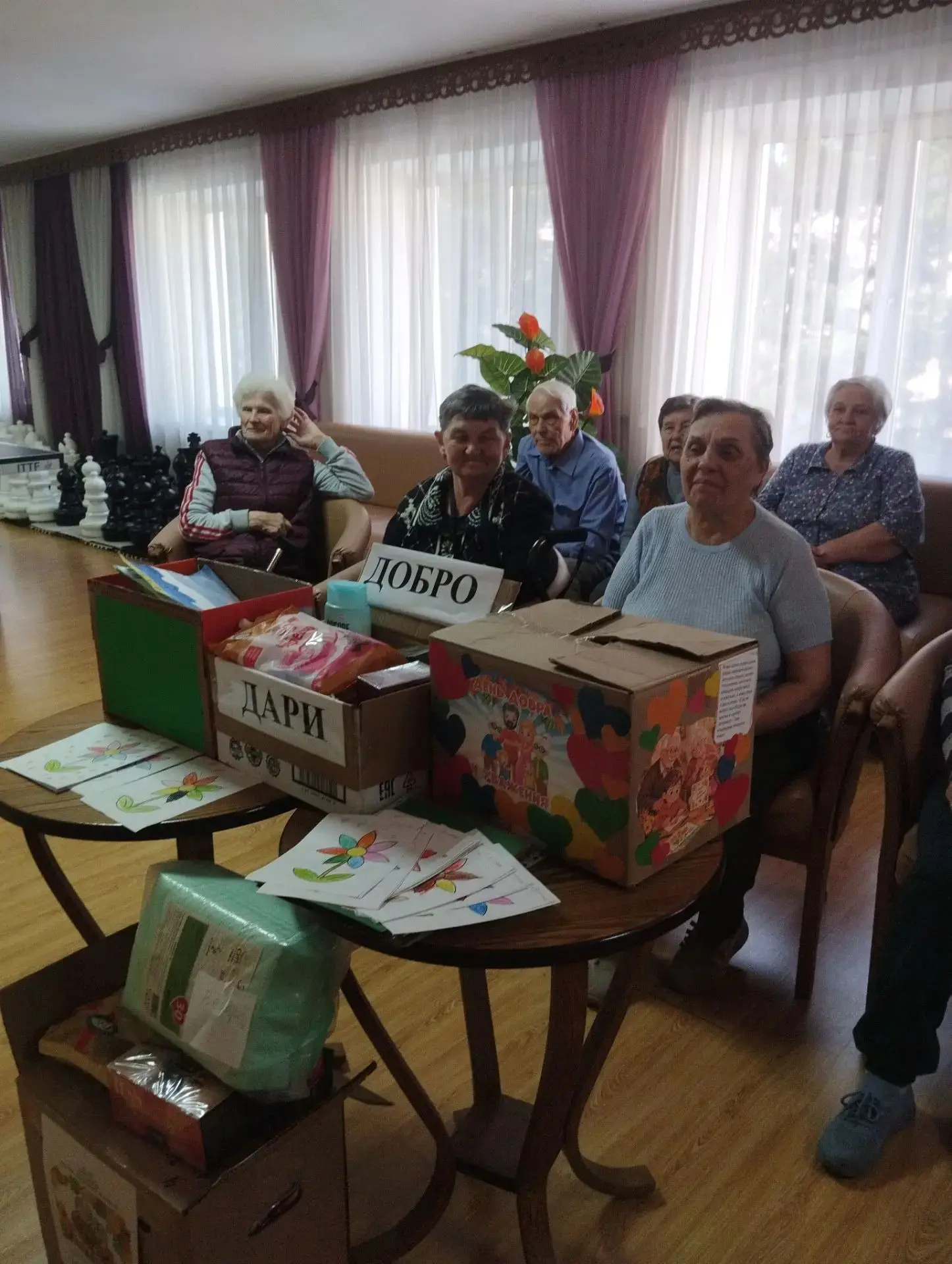 Тепло детских рук для одиноких сердец: наш детский сад собрал посылки добра❤️