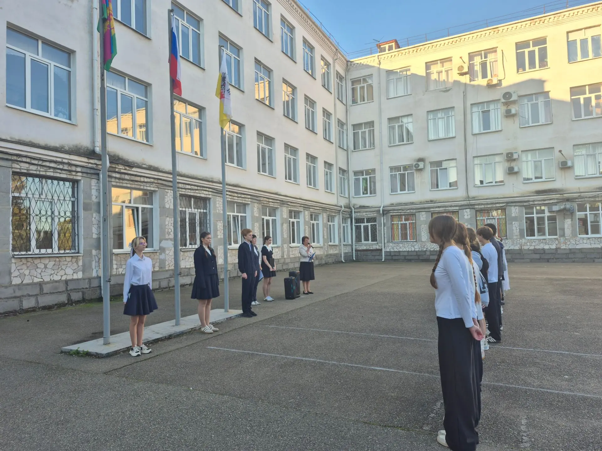 🇷🇺 Торжественная линейка и «Разговоры о важном»