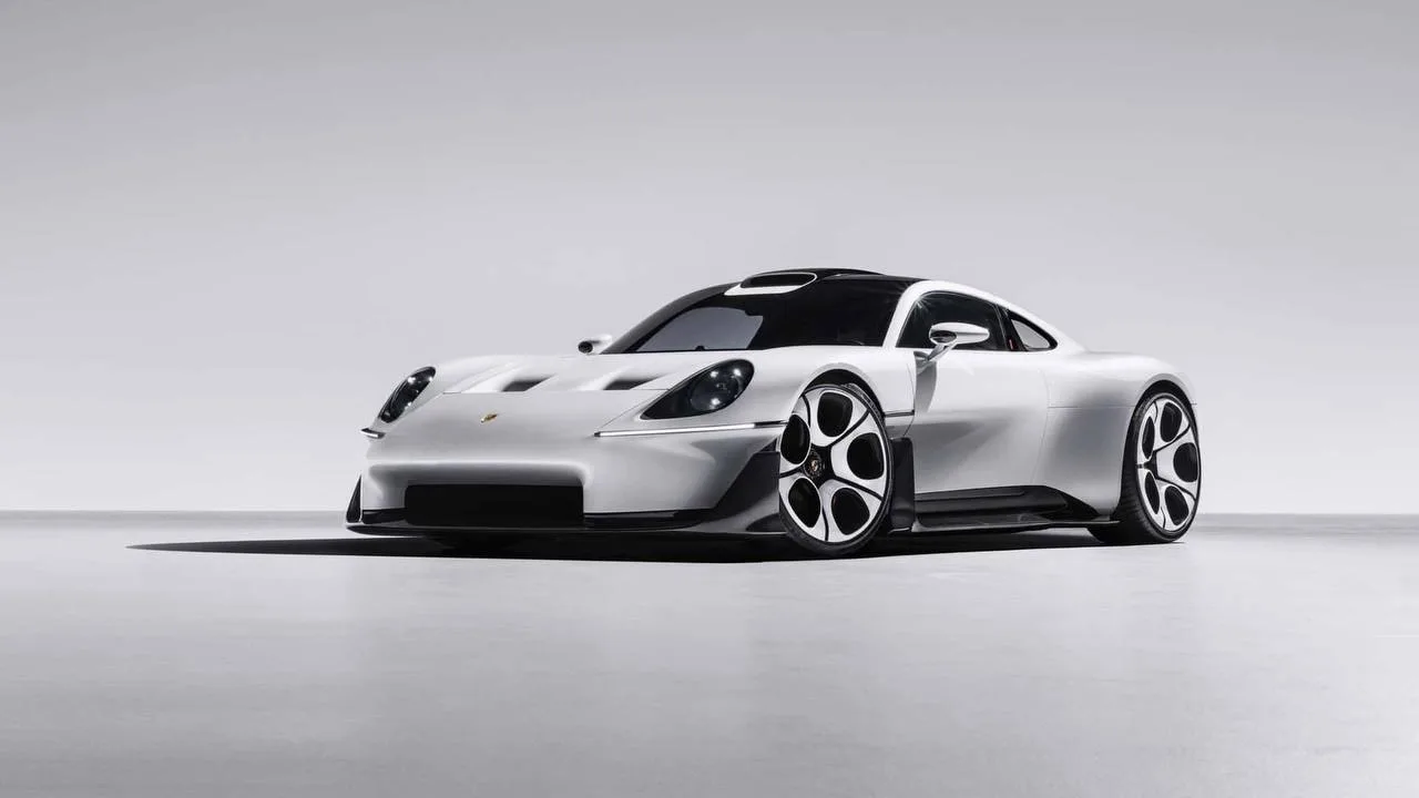 Porsche официально представила Mission S — среднемоторный спорткар станет полноценным ф...