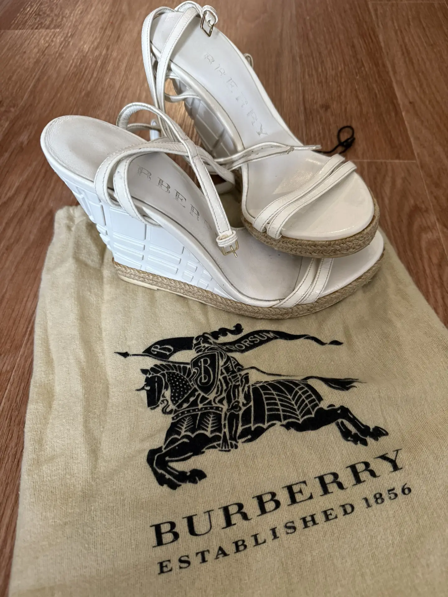 Женские босоножки Burberry