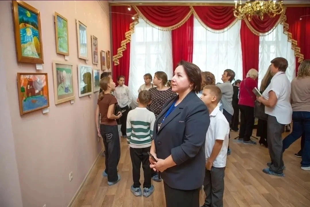 📚 Выставка о Елизавете Стюарт отправится в Томскую область и Новосибирск