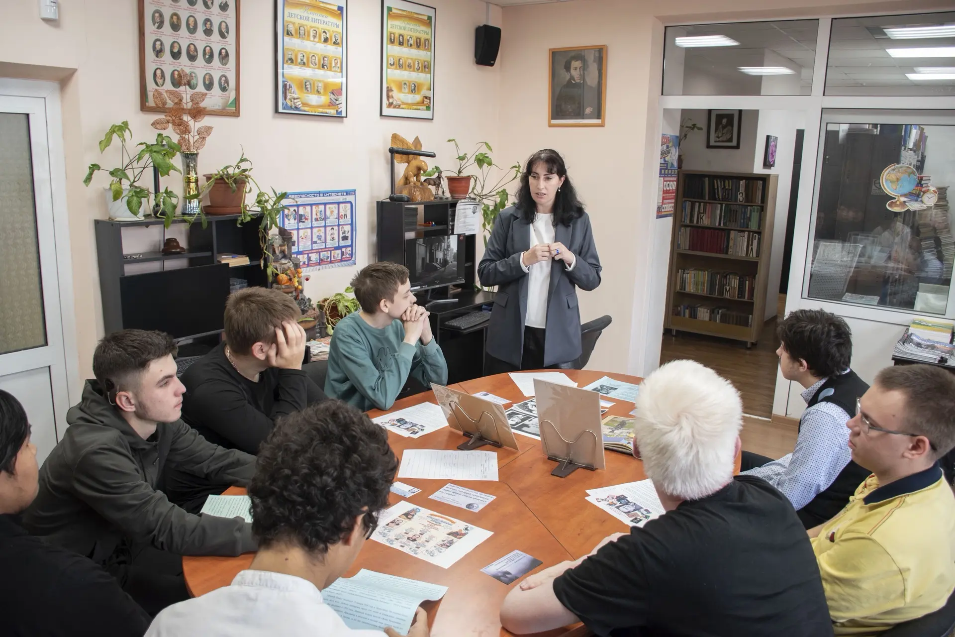 «Не просто сказки: студенты обсудили наследие Е.Л. Шварца» 📖 🎭