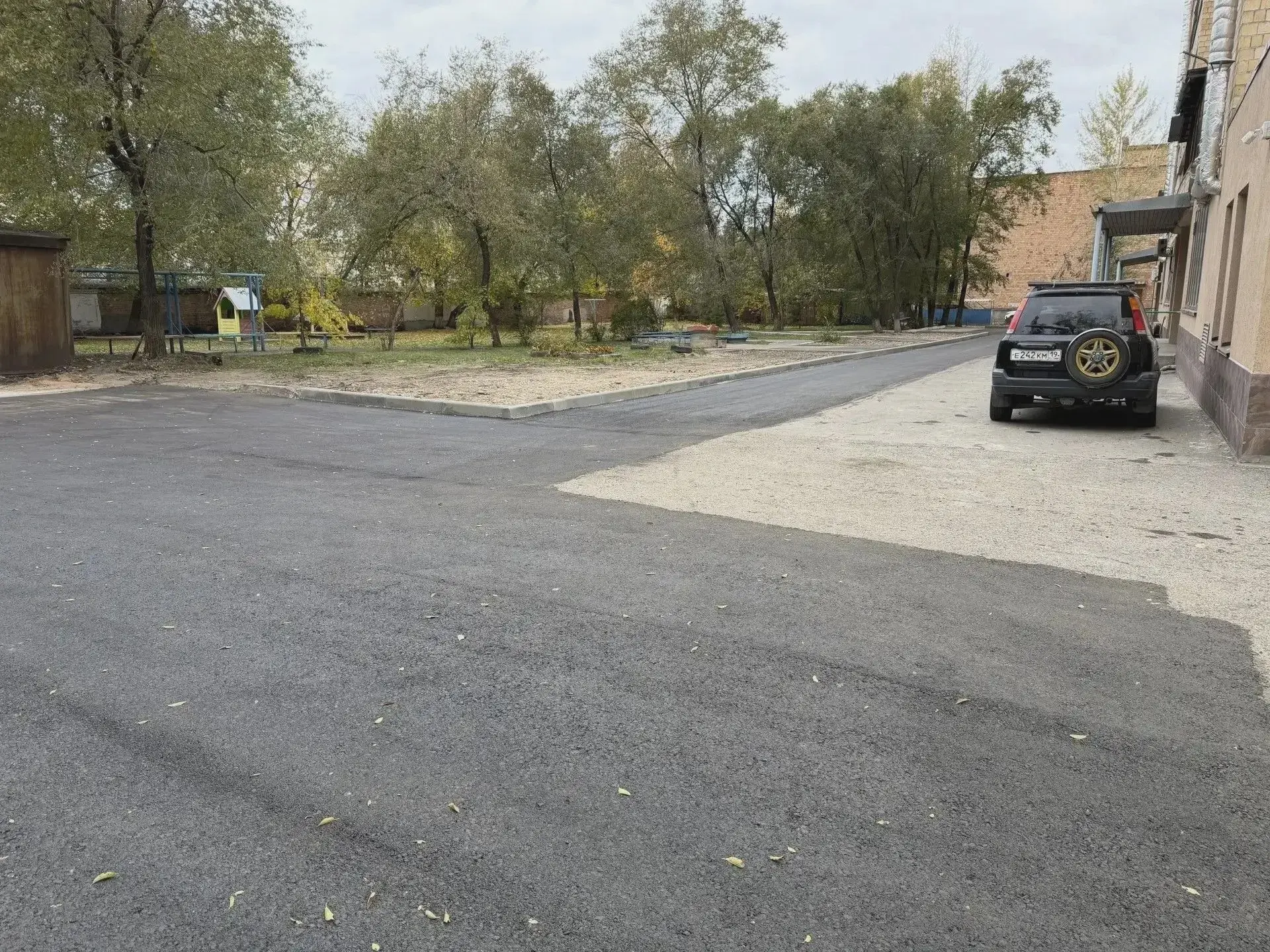 В Абакане восстанавливают покрытие после ремонтов сетей