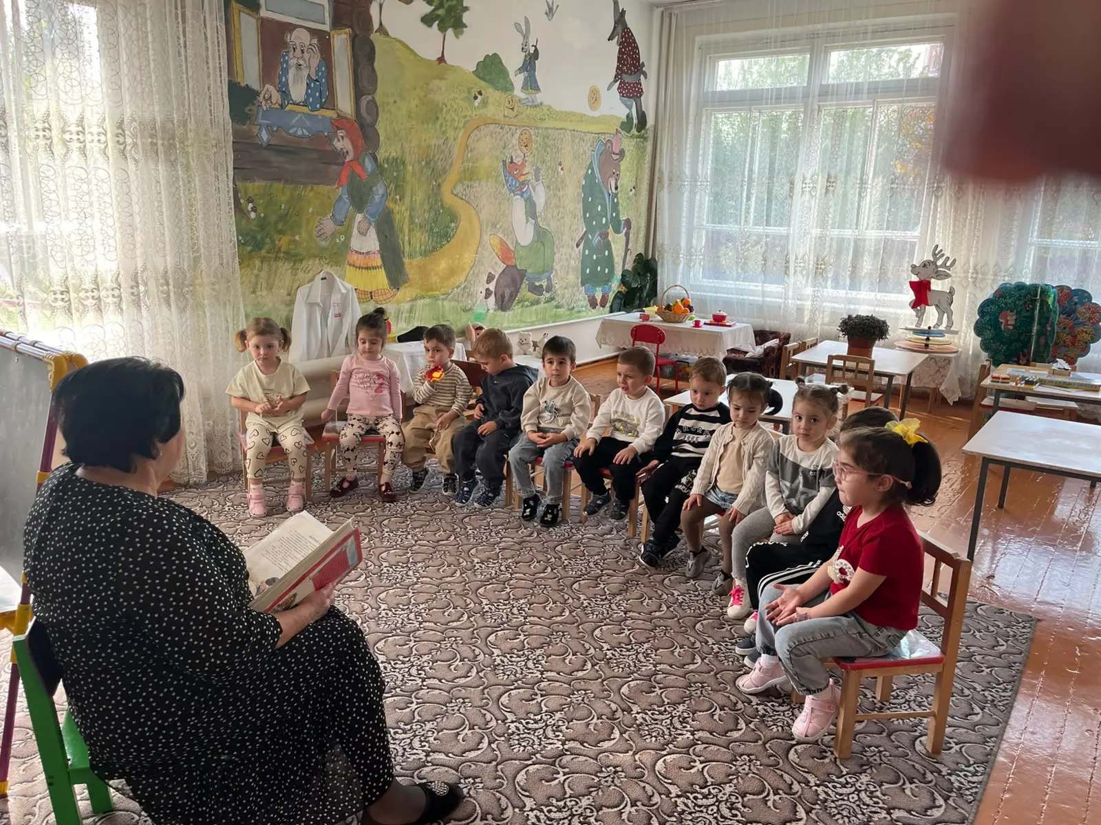 Сегодня в младшей группе — день поэзии! 📖🍁