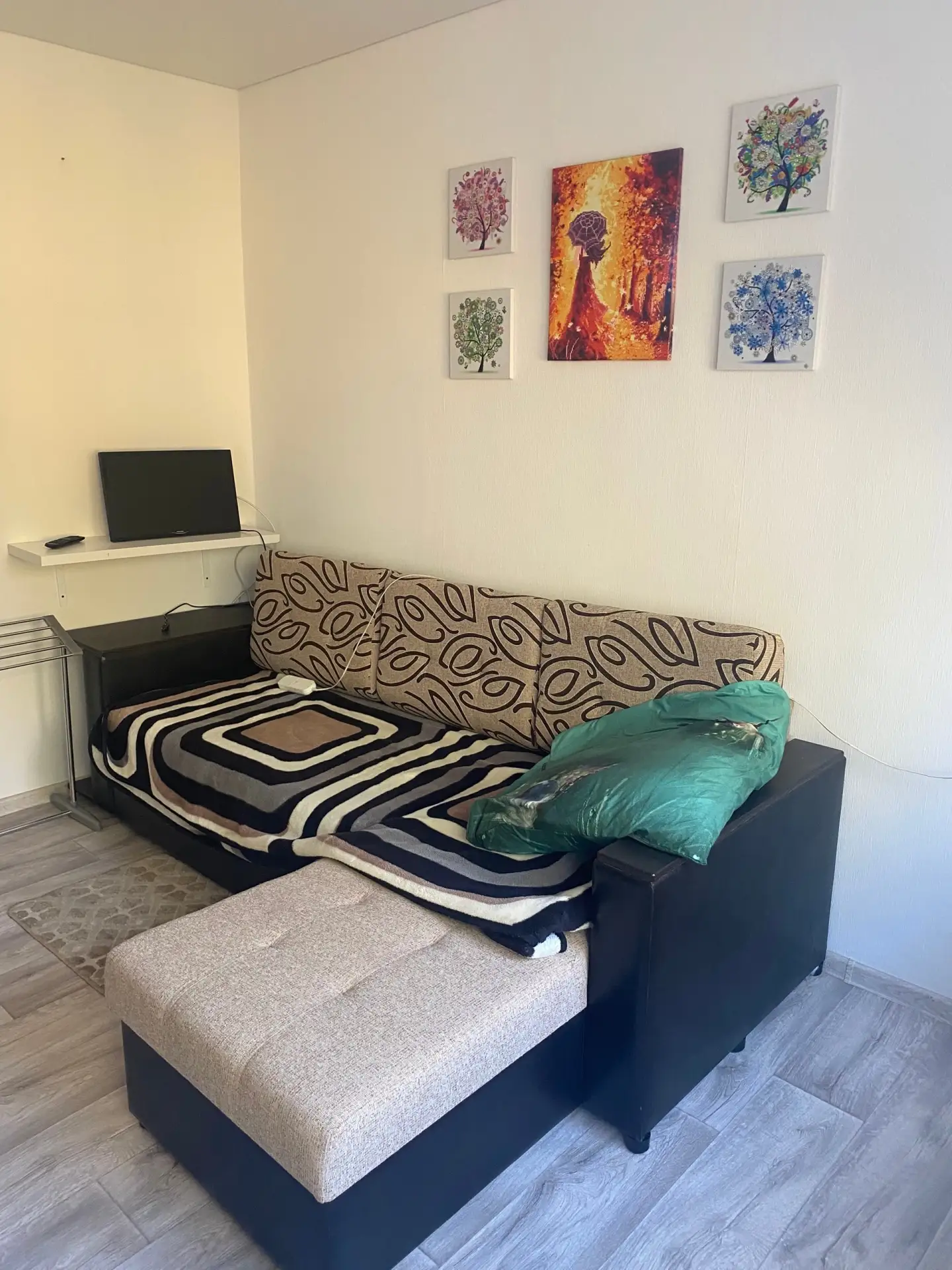 Сдам комнату в общежитии,17кв.Ленина 18, рядом автобусная остановка, магазин Магнит, пя...