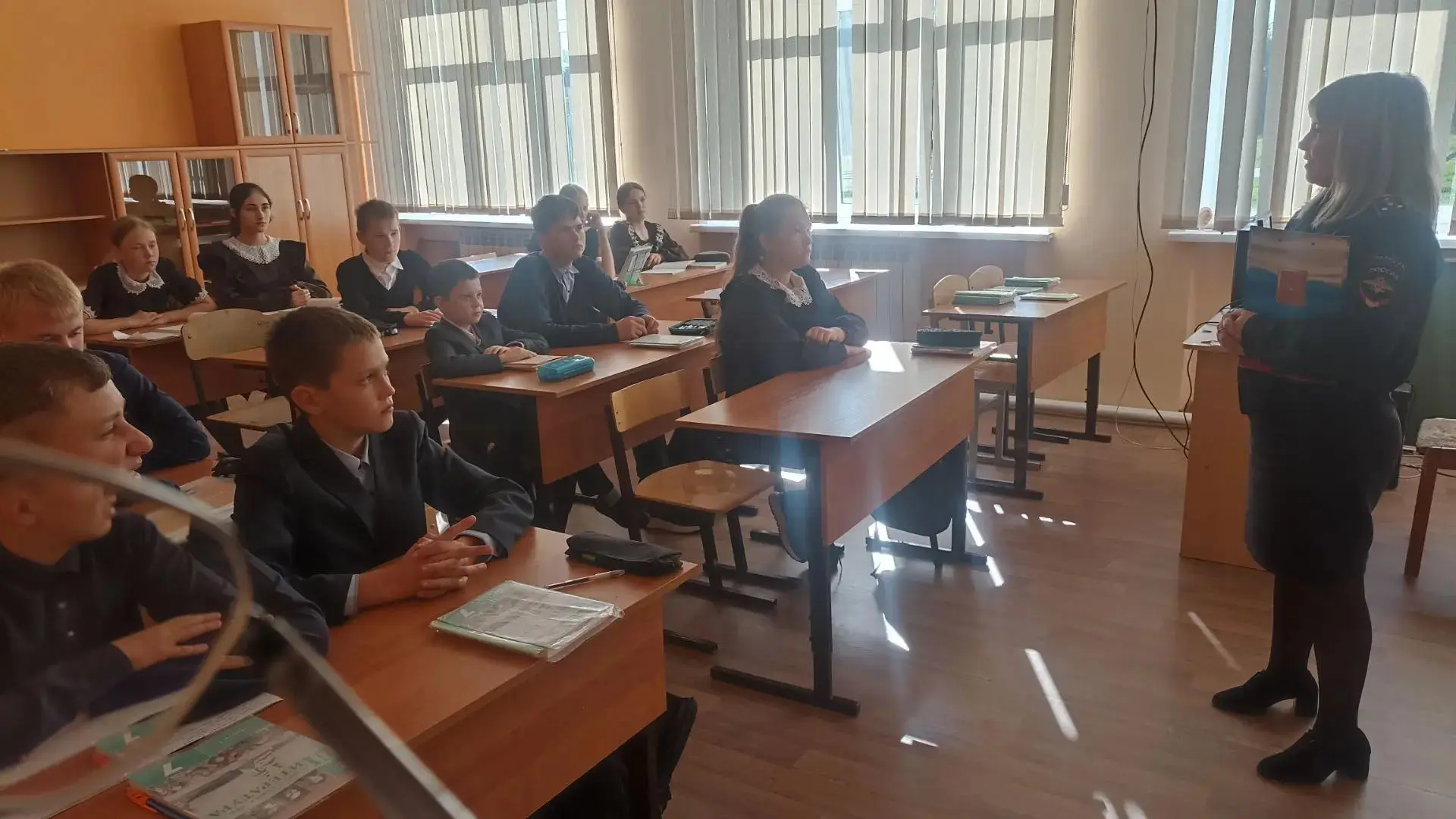 В МОУ Новомалыклинская СОШ прошел важный урок безопасности в 5-8 классах с инспектором ...