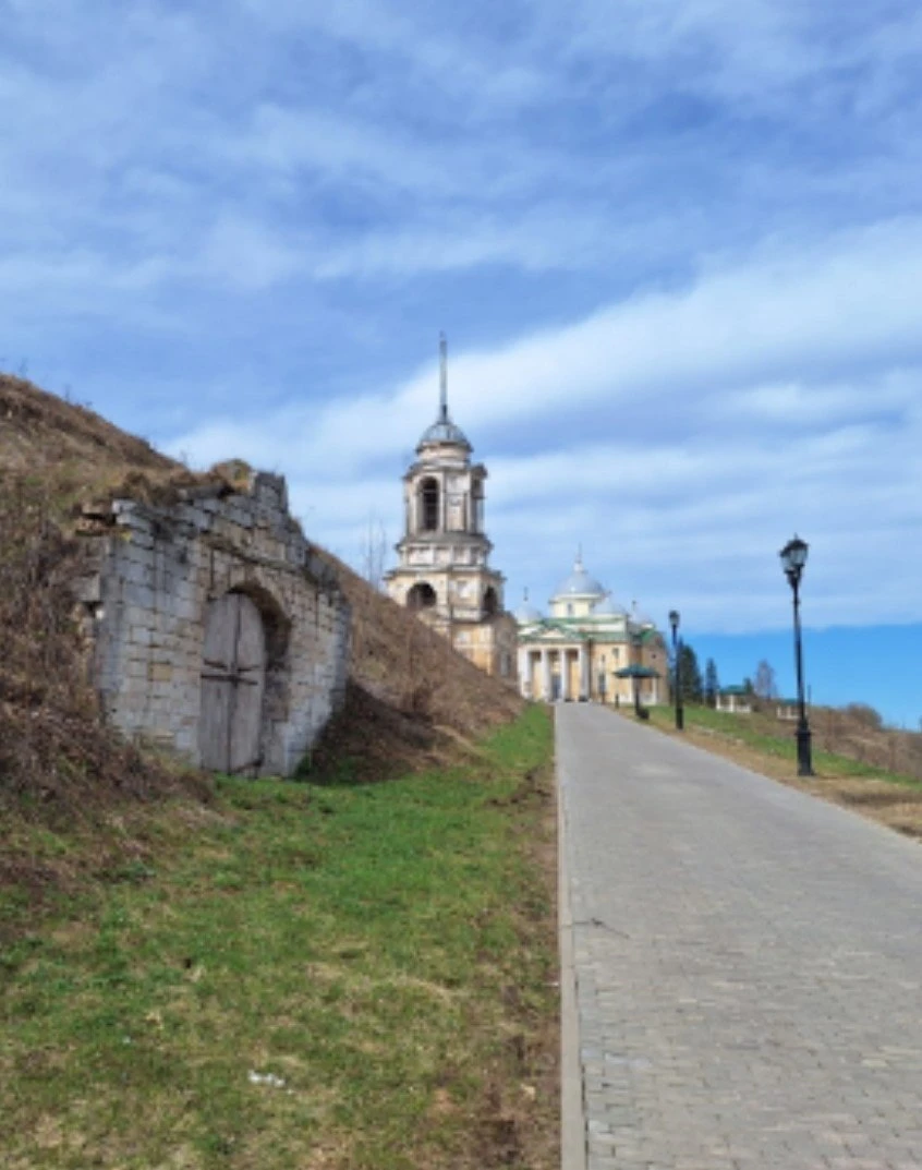 Белокаменные кузницы