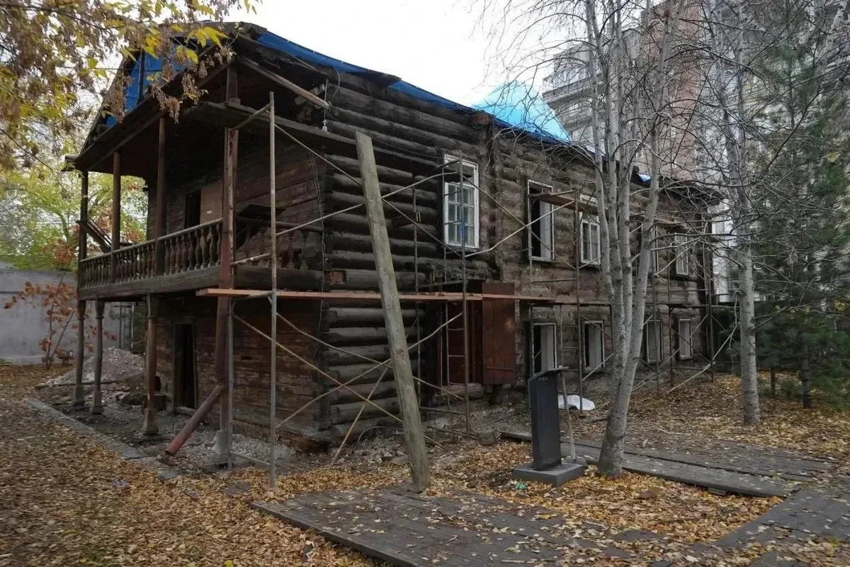 В Красноярске началась реставрация музея-усадьбы Василия Сурикова. Процесс непростой. Д...