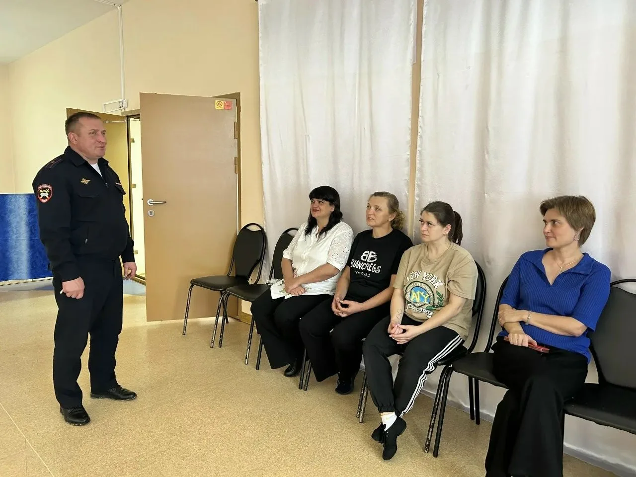 Енисейские полицейские вновь напоминают горожанам о финансовой безопасности