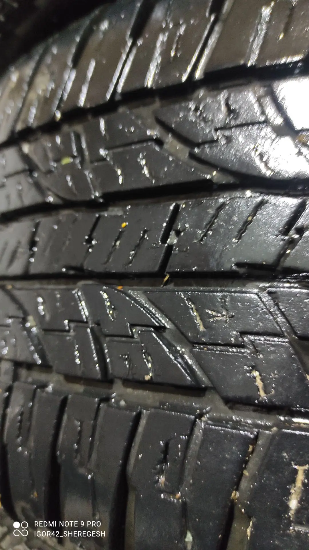 Продам резину Yokohama Geolender A/T,  демисезонные, 215/60/16 Н95.  Бу 1 сезон. (Покуп...