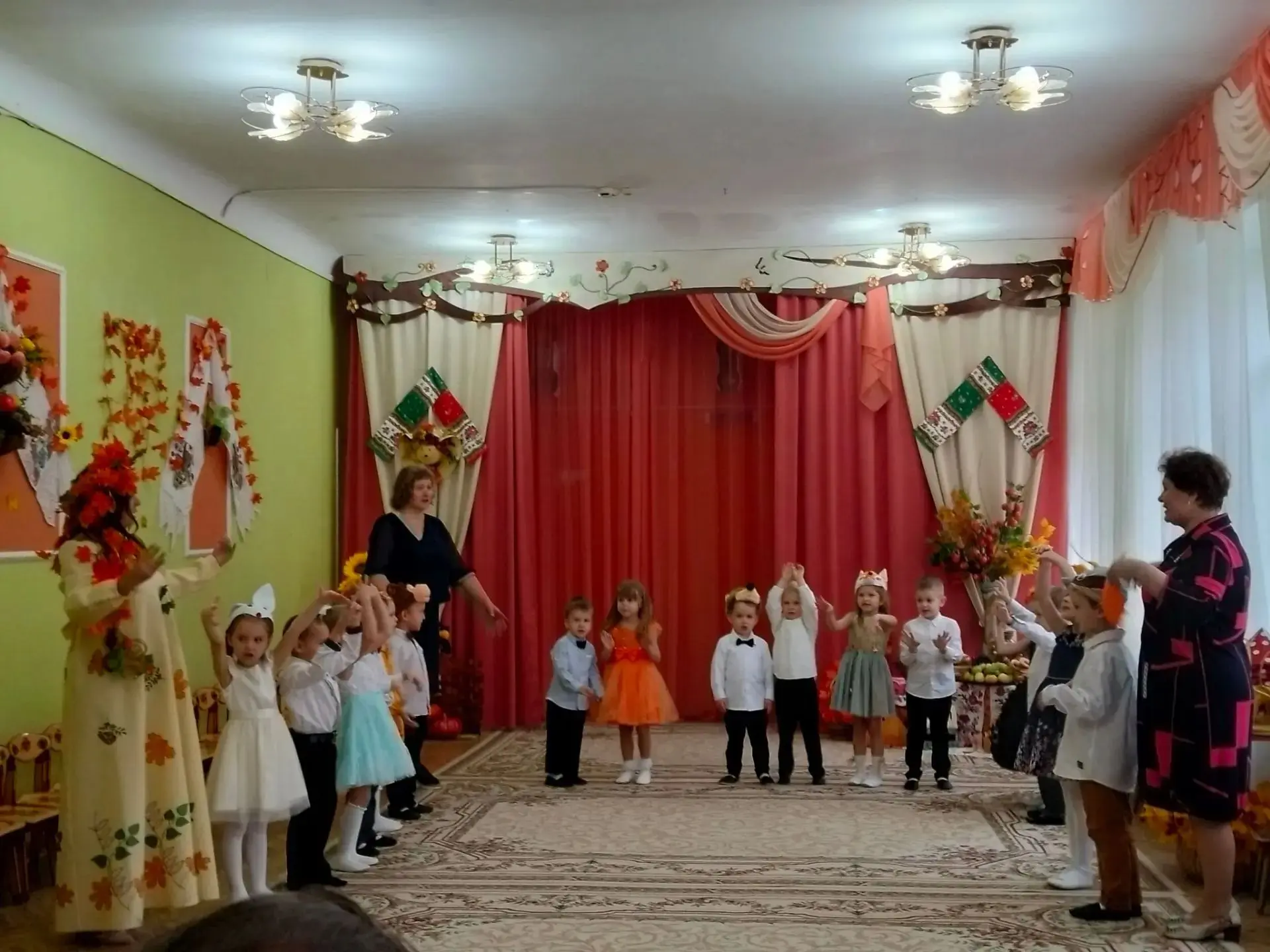 15.10.26г 🎉 Осенний утренник в группе «Земляничка»! 🍁