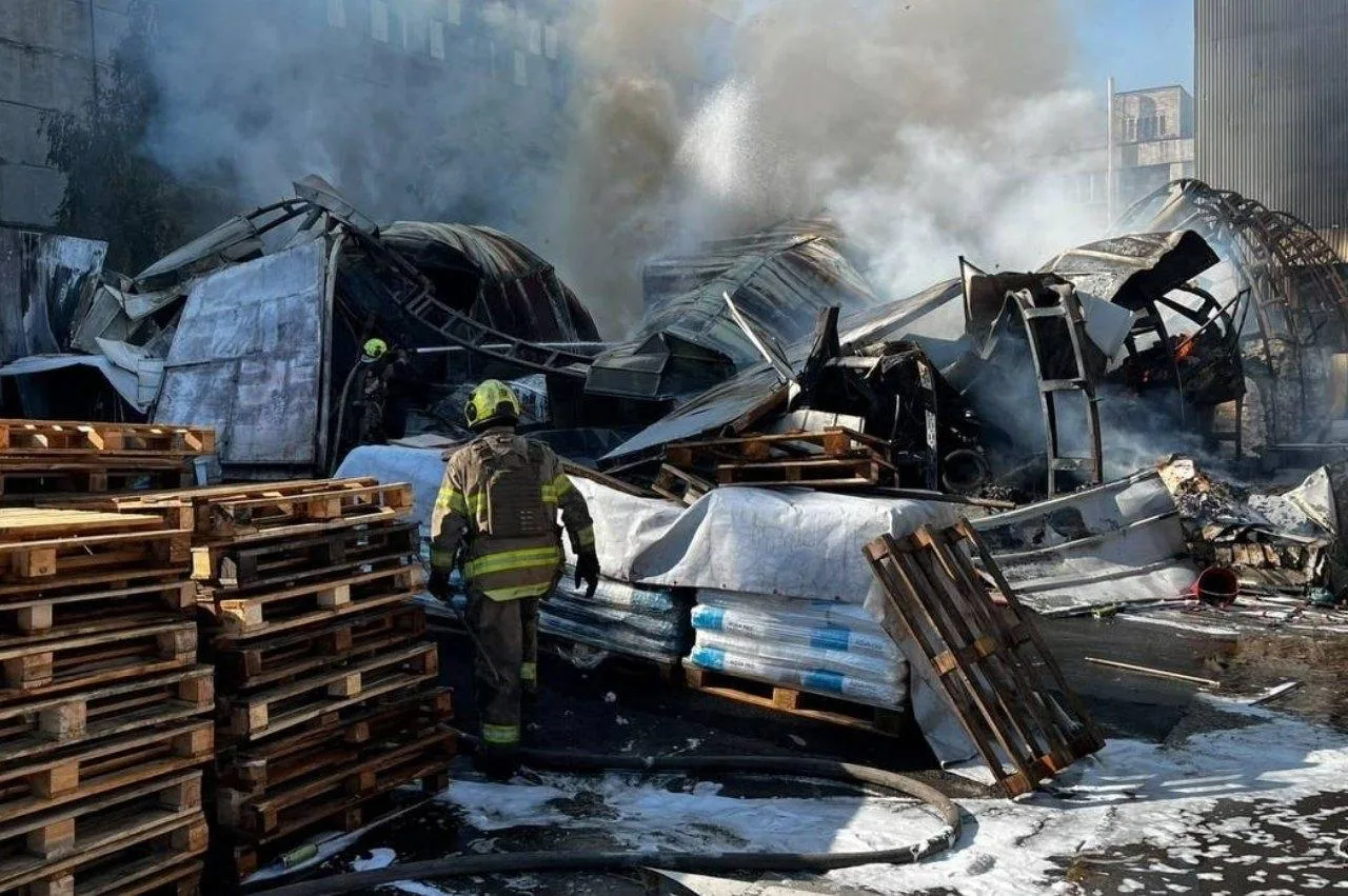 💡Киев полностью обесточен. В городе встало метро, трамваи, троллейбусы, не работают эс...
