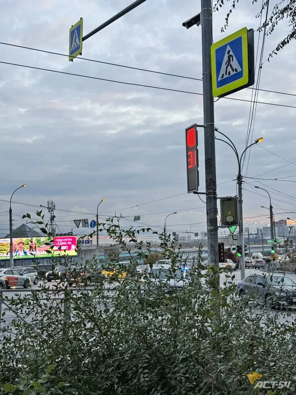 🚦 На пешеходном переходе на съезде с улицы Восход на Большевистскую, где в сентябре бы...