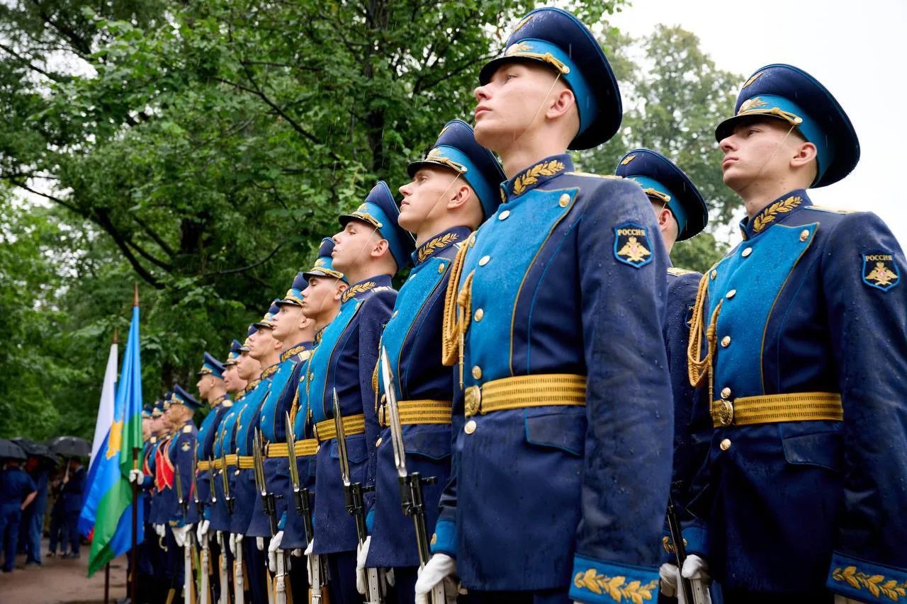 Сегодня день Воздушно-десантных войск!