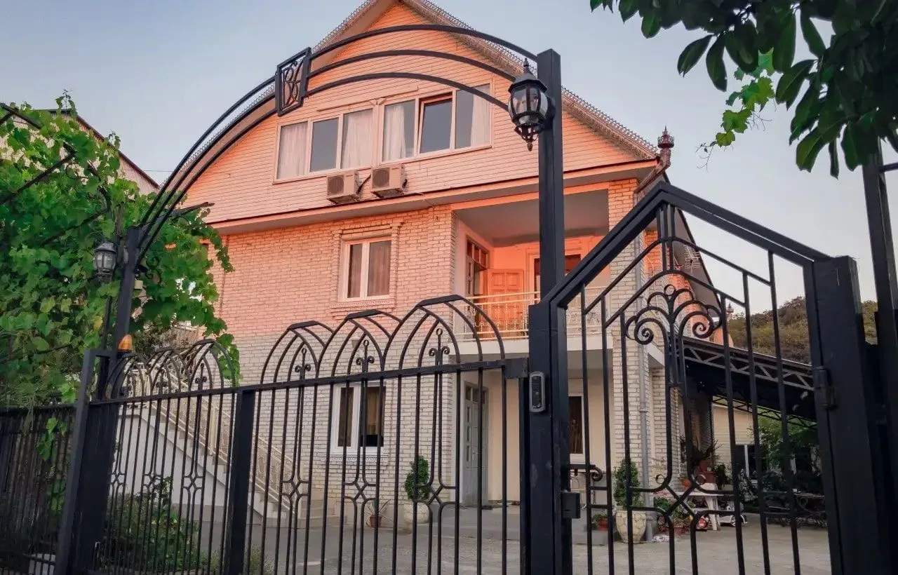 Частный дом «Эвелина» (Лоо)