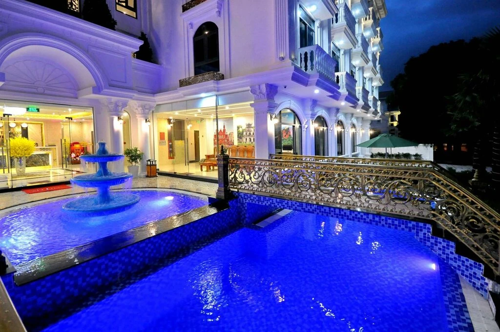 🏠 Crown nguyen hoang hotel 3⭐️