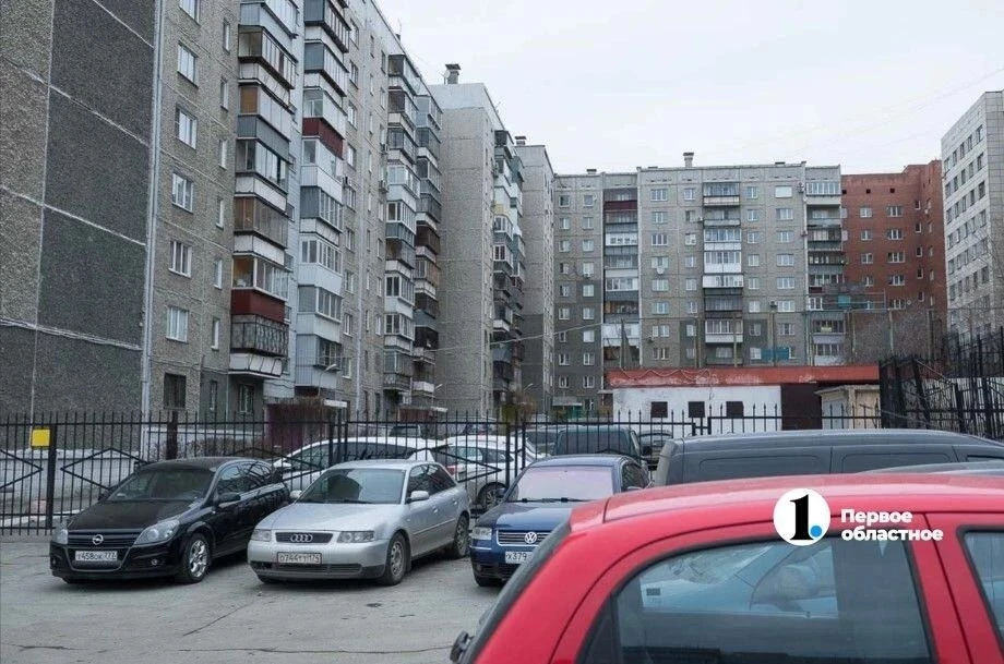 Челябинка незаконно больше десяти лет жила в колясочной многоэтажки😨