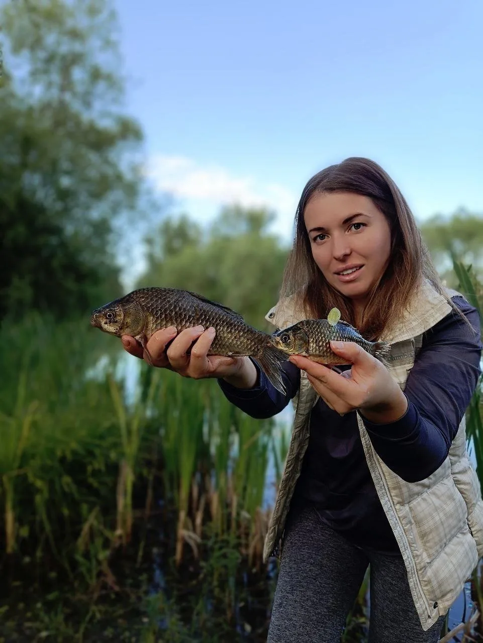 Ловить карасей , да среди недели....👍 Кайф да и только.🐟