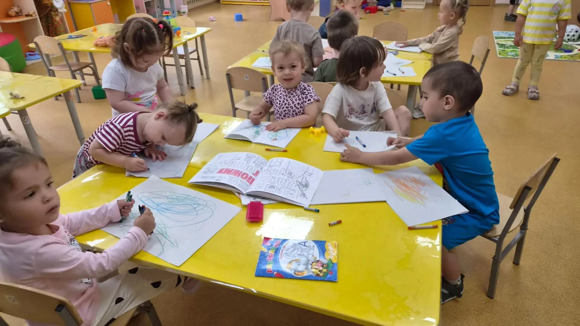 🌸 Малыши из группы «Ромашка» проходят адаптацию 🌸