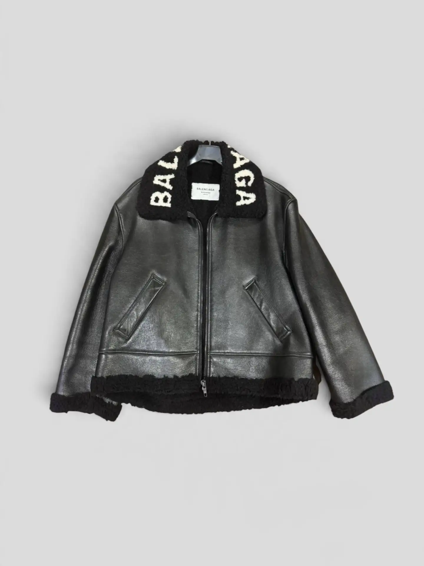Дубленка Balenciaga в отличном состоянии, маркировка 38 FR (на русский 42).
