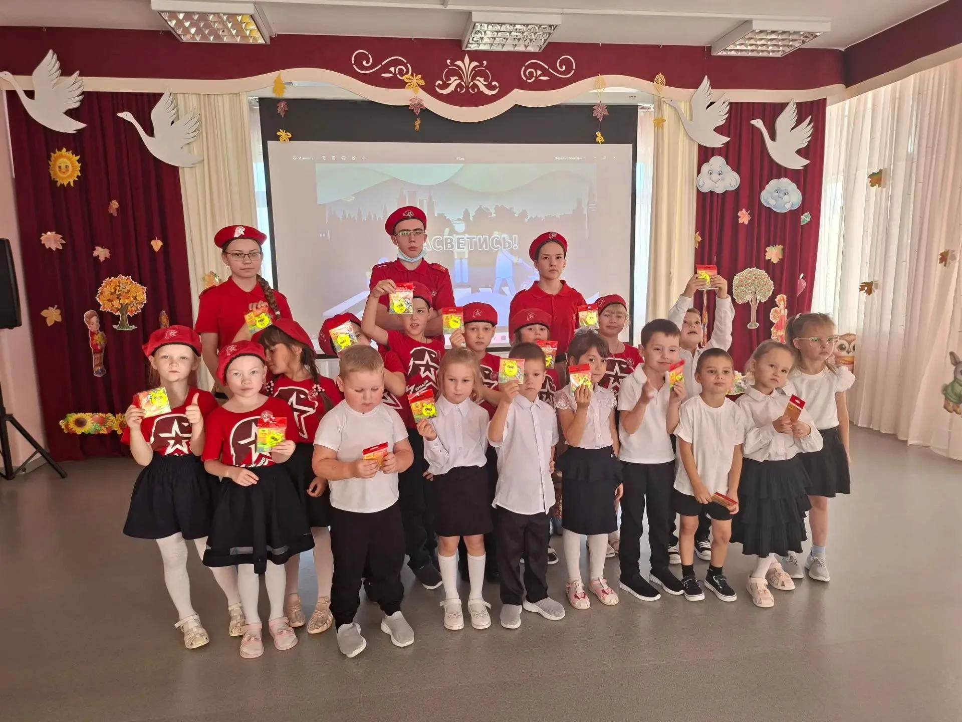 💫В рамках плана мероприятий по 😉сотрудничеству МБДОУ д/с "Акварель" и ВПК "Патриот" М...