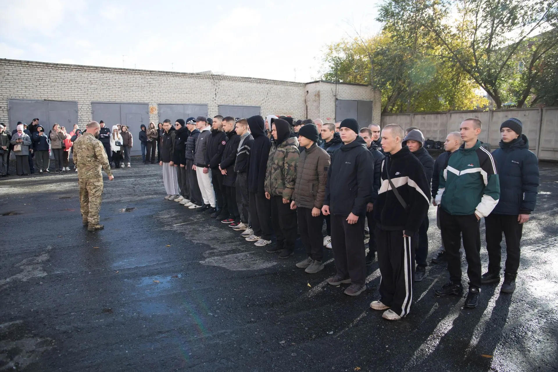 В добрый путь! Курганские призывники отправились отдавать долг Родине