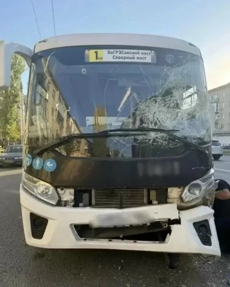 В Воронеже после ДТП с автобусами, в котором пострадали пять пассажиров, включая 2-летн...