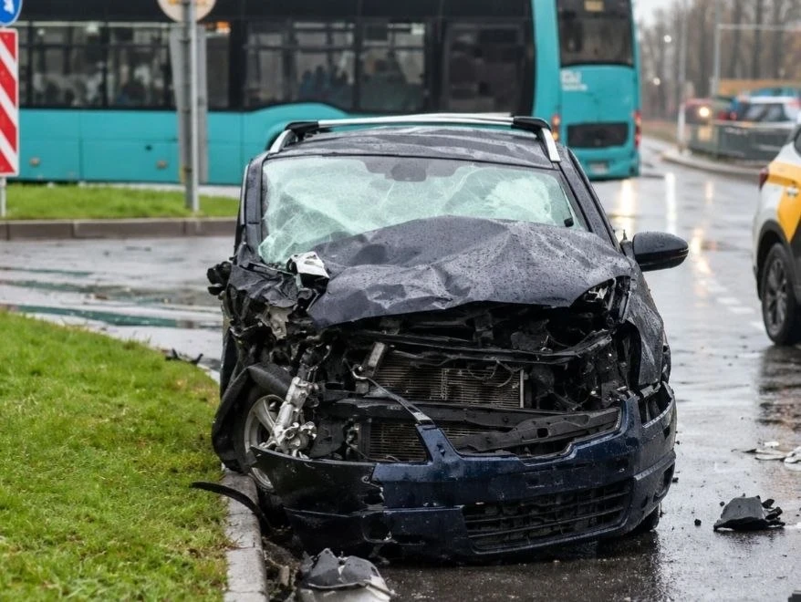 🚑 Nissan врезался в скорую: трое пострадавших