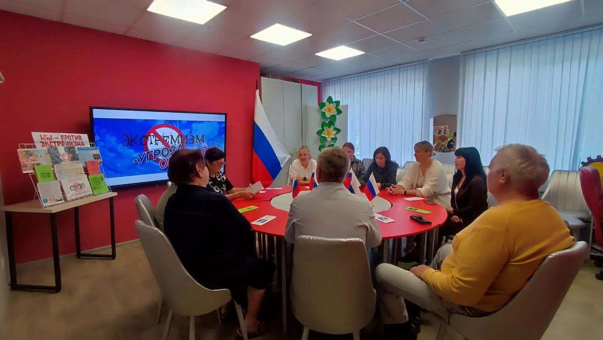 Профилактическая беседа «Экстремизму скажем «НЕТ!» была проведена в клубе села Бирюки.