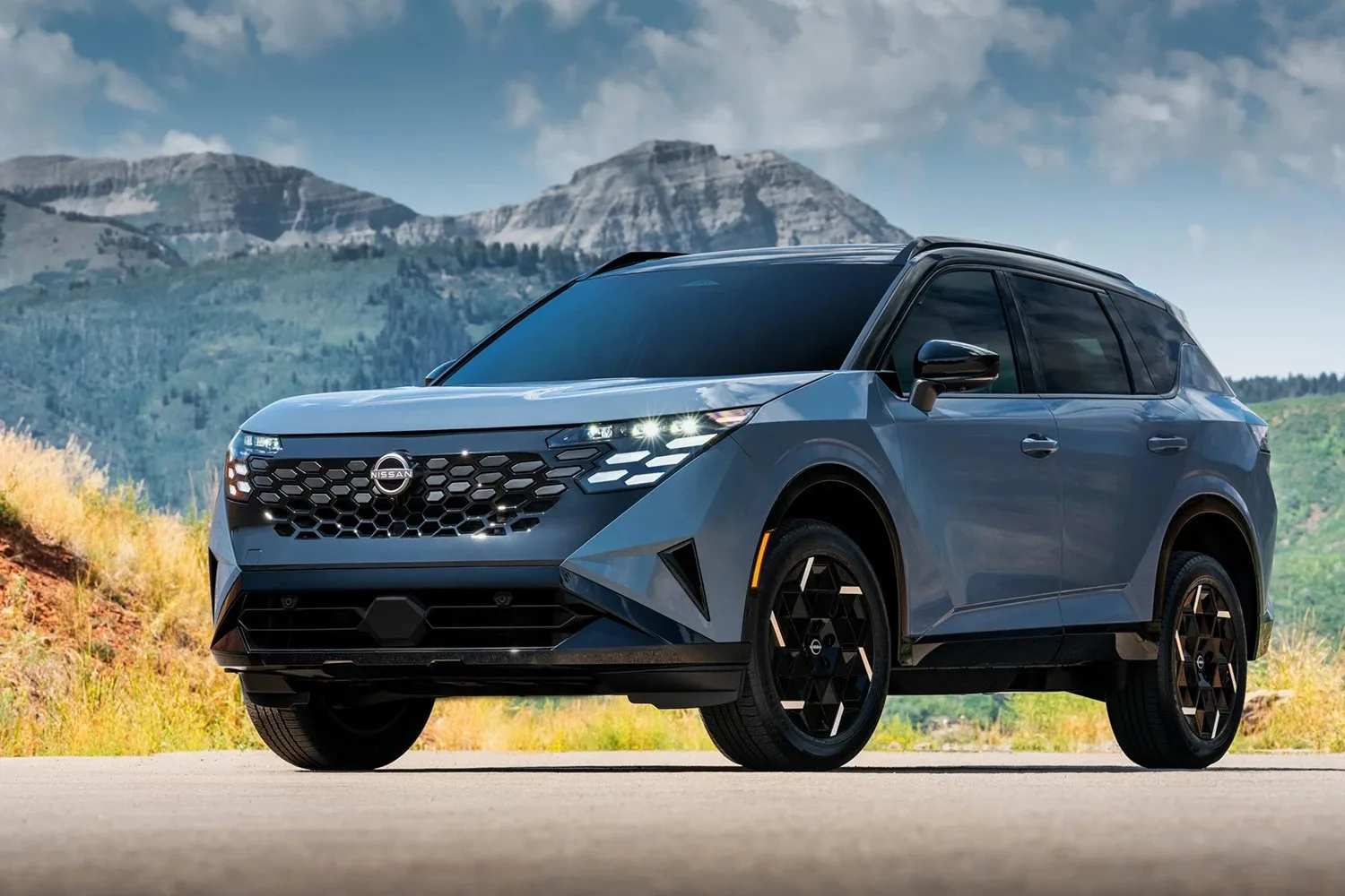 Новый Nissan Rogue: гибридный родственник X-Trail