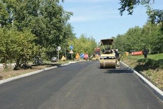 🛣️ Три участка дорог обновили в этом году на Комсомольском проспекте г. Амурска по про...