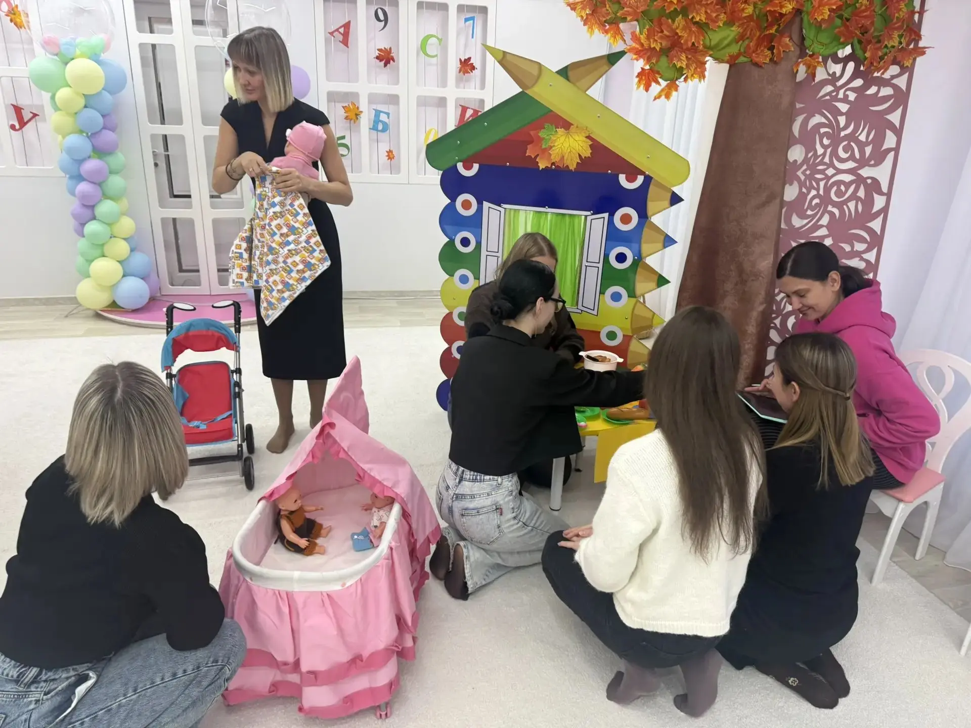 Родительское собрание по теме "Игра и игрушка в жизни ребëнка" в младшей группе "Василё...